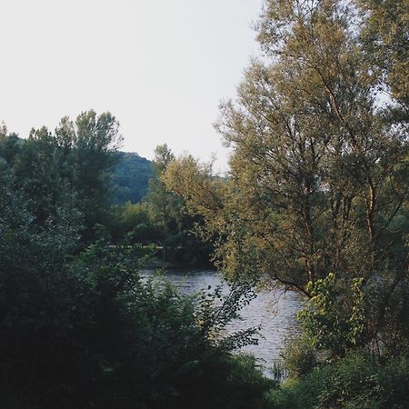 Joli Gite Pour 5 Personnes : Chez Cherrie Saint-Julien-de-Lampon Buitenkant foto