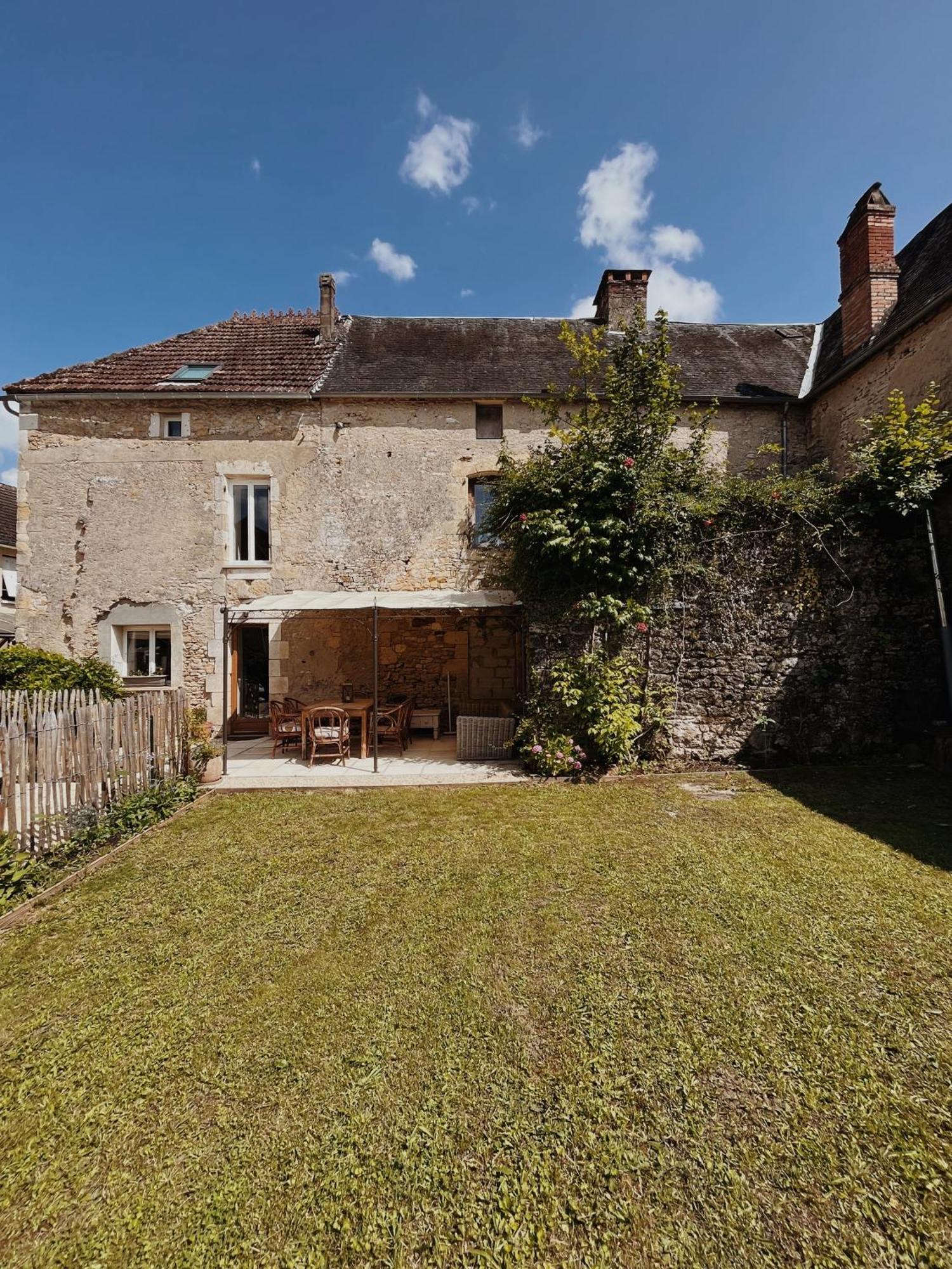 Joli Gite Pour 5 Personnes : Chez Cherrie Saint-Julien-de-Lampon Buitenkant foto